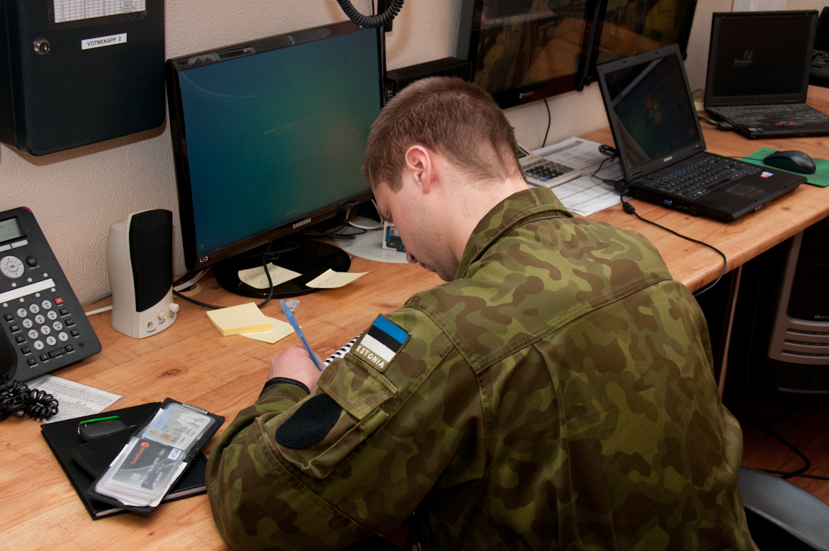 Nagu kord ja kohus ette nägi, tuli kõik Maleva külastajad identifitseerida ja kirja panna
